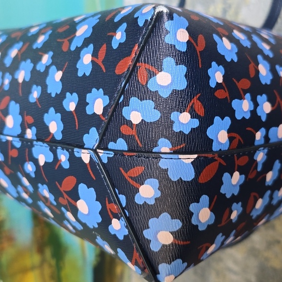 Kate Spade Molly Party Floral Tote - Picture 15 of 17